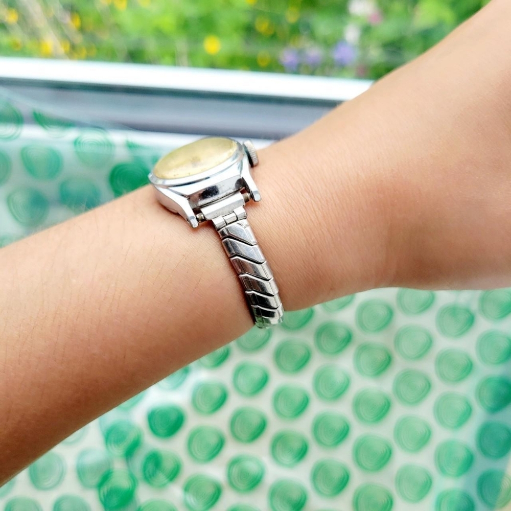 Classic Timex Silver & Gold Classic Stretch Watch - Picture 7 of 8